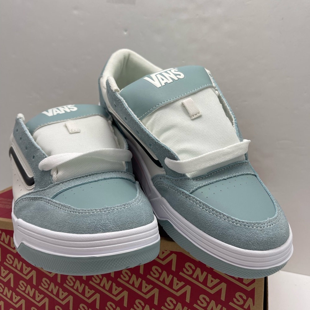 Vans Men’s Hylane
Baby Blue/White
VN000D1JYF5 Skate Sneakers
Light Blue White - Picture 6 of 16